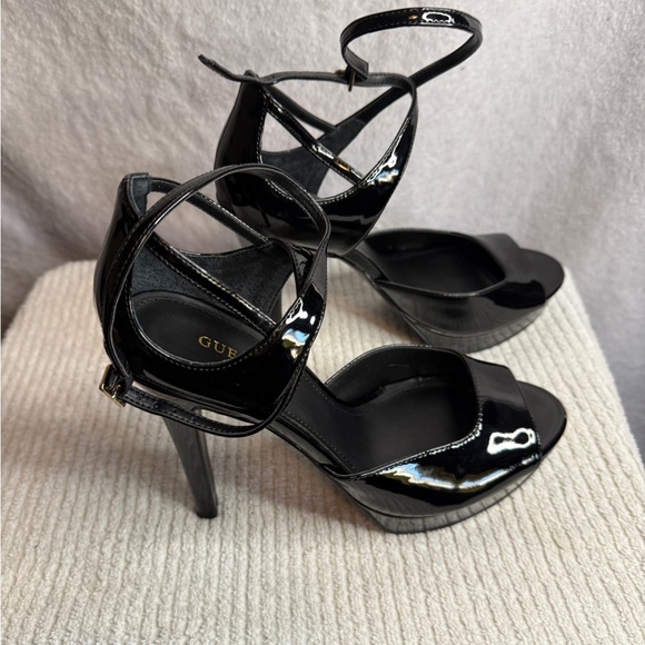 Brand new Guess black high heel - Picture 4 of 9